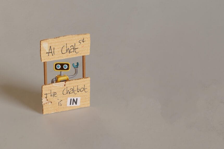 yellow-toy-robot-manning-ai-chat-stand-2023-04-21-21-37-23-utc_resized Bard, ChatGPT și alte sisteme AI: Ce avantaje și dezavantaje au?