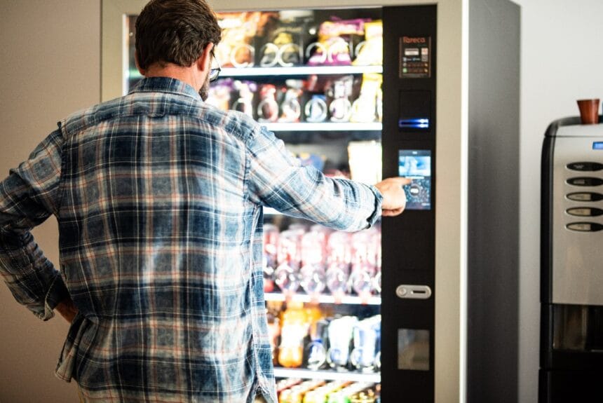 self shop - automate vending Cum să alegi automatul vending potrivit pentru afacerea ta
